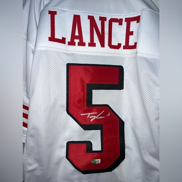 Trey Lance Autograph Jersey Beckett Authenticity MENS Size XL - NEW‎ - Picture 2 of 6